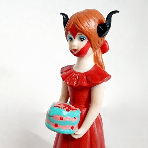 Chappell Roan My Kink Is Karma Inspired Figurine - Picture 3 of 8